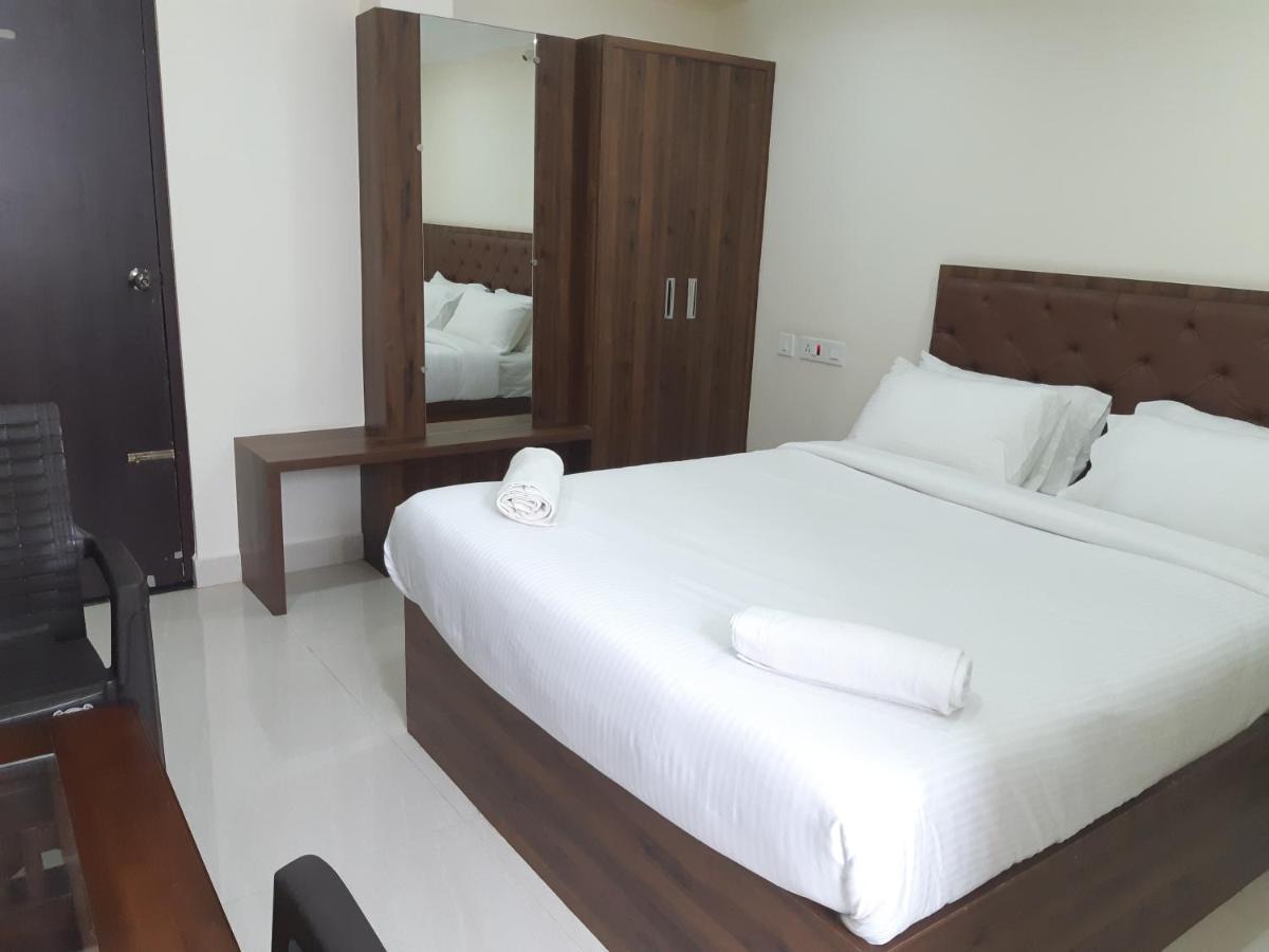 Cnr Residency Hotel Madanapalle Luaran gambar