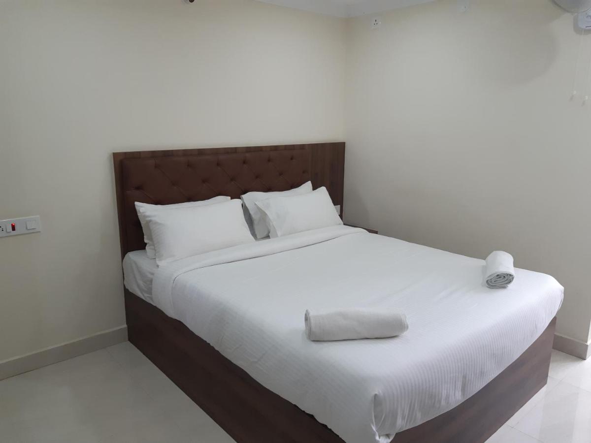Cnr Residency Hotel Madanapalle Luaran gambar